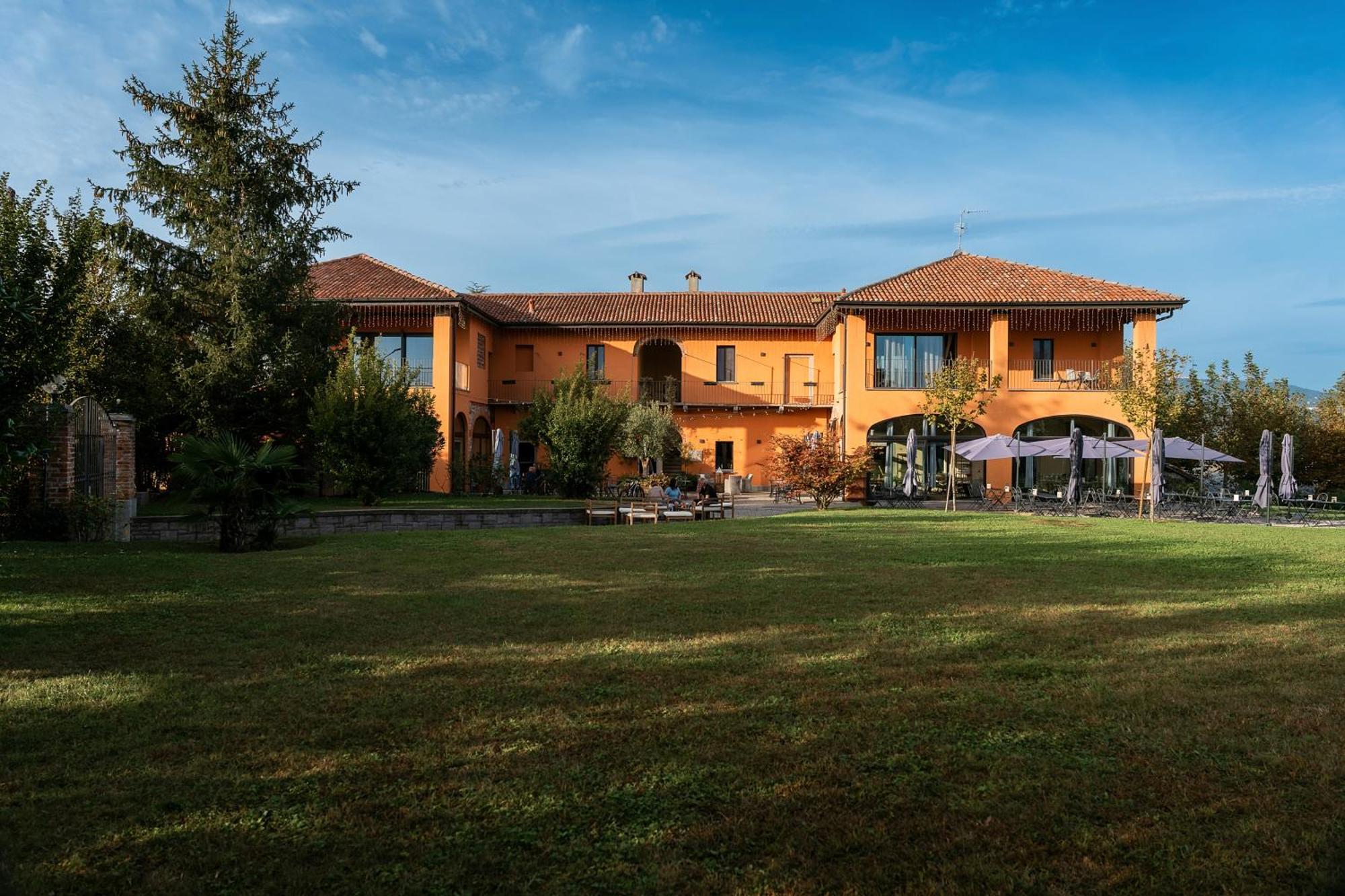 Equirelais Hotel Lomnago Exterior foto