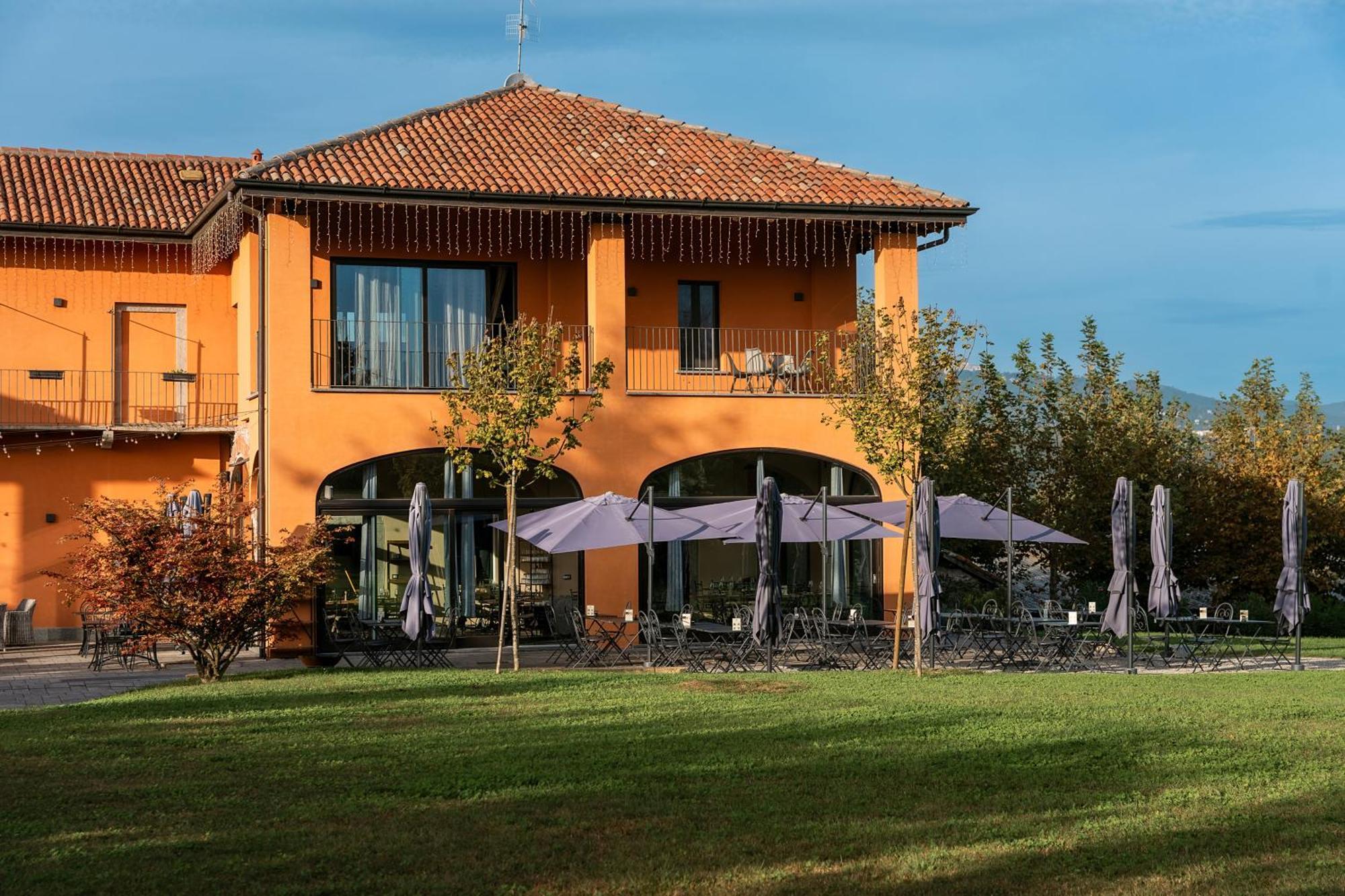 Equirelais Hotel Lomnago Exterior foto