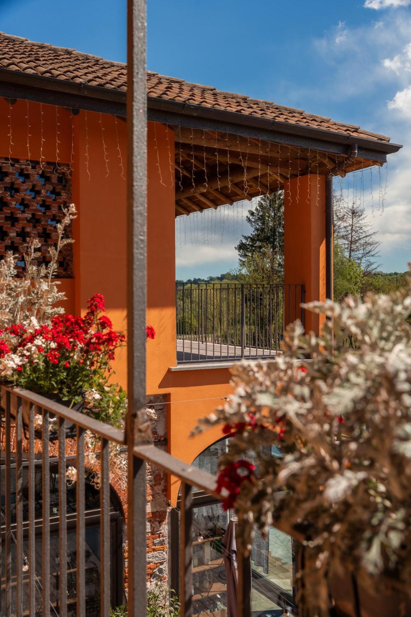 Equirelais Hotel Lomnago Exterior foto