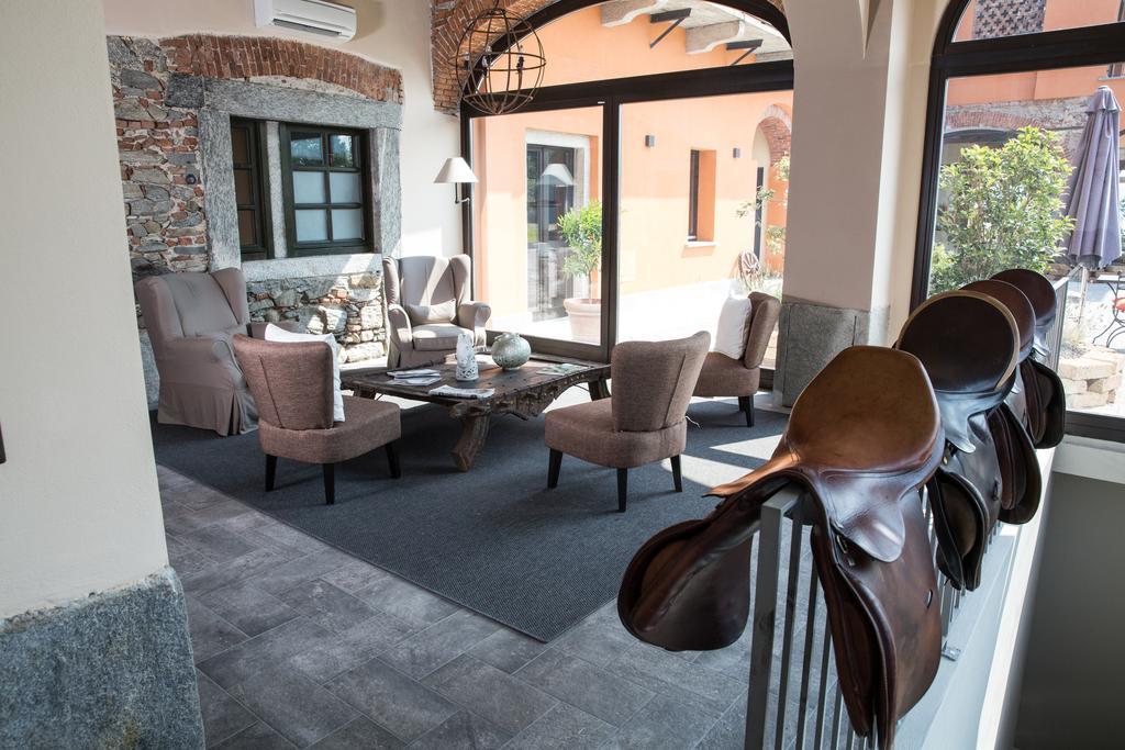 Equirelais Hotel Lomnago Exterior foto